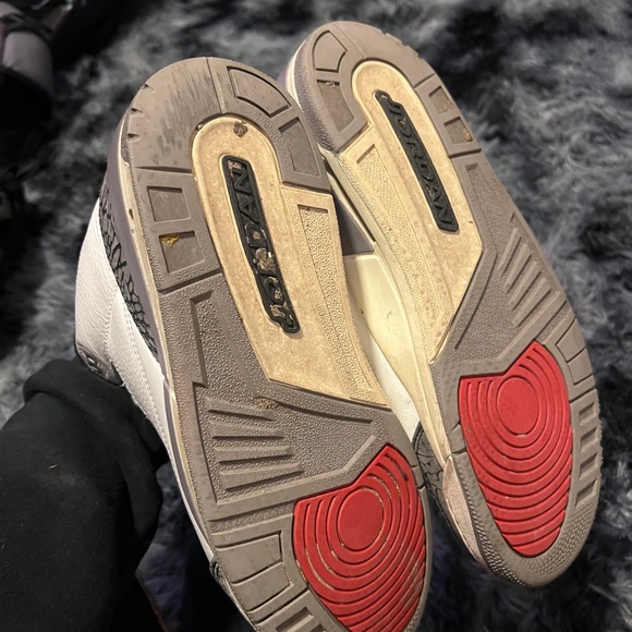 Air Jordan 3 Retro Sneakers - Picture 7 of 8